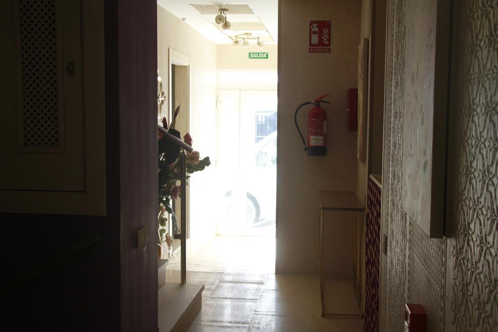 Hotel Hostal Flor De Lis- Lojo Conil De La Frontera Exteriér fotografie